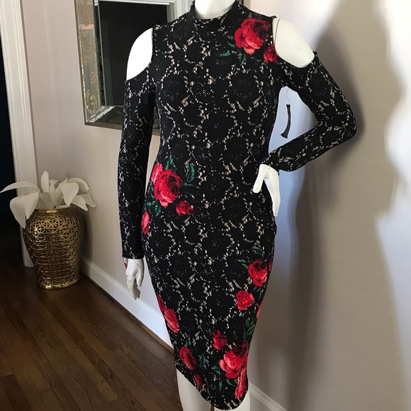 BOLD elements Dresses & Skirts - 🌹Red Rose Body Con Dress